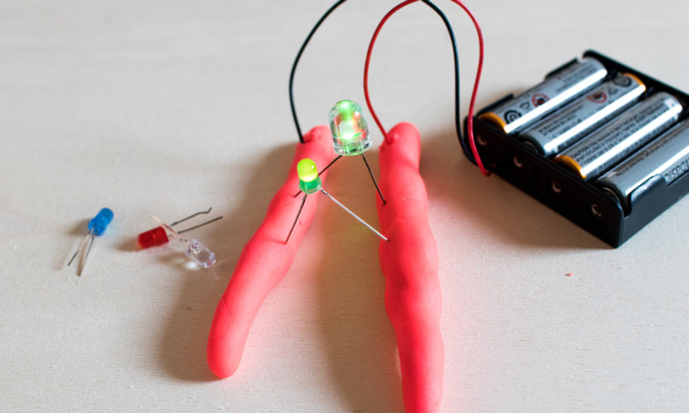 23 Easy Homemade Battery Plans