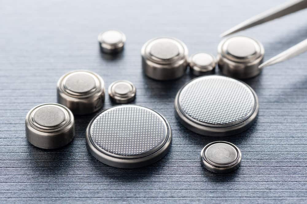 CR2025 vs CR2016 Button Batteries