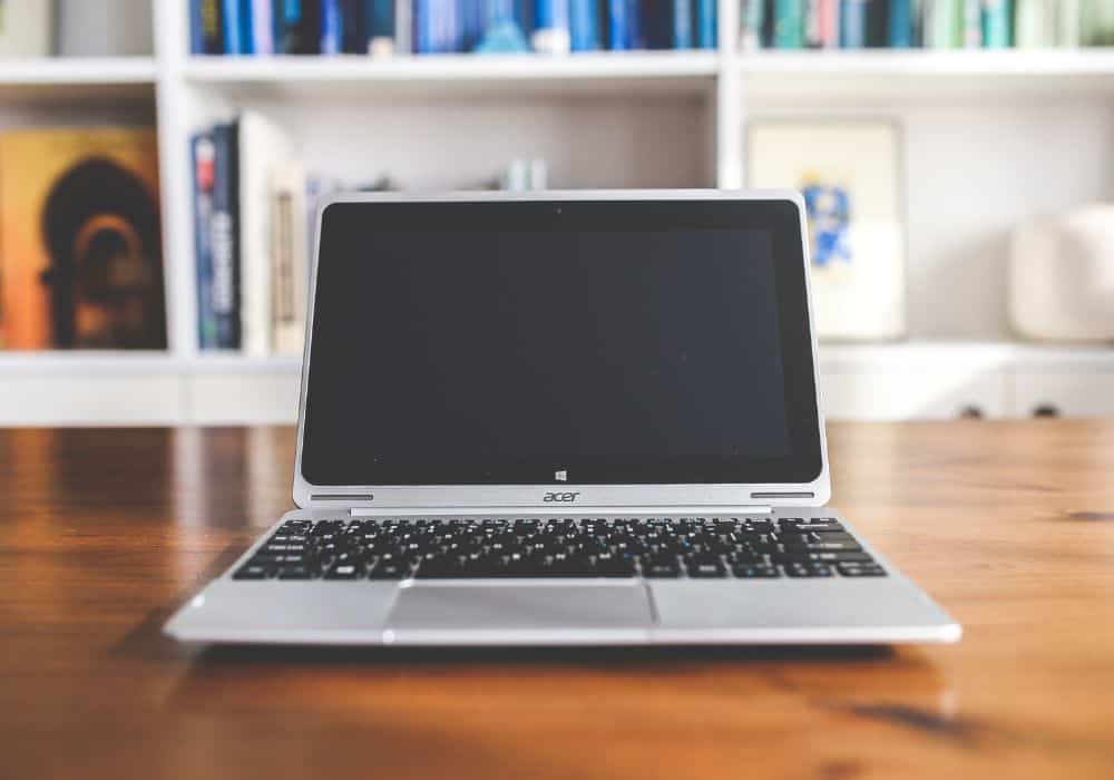 What battery do Chromebooks use?