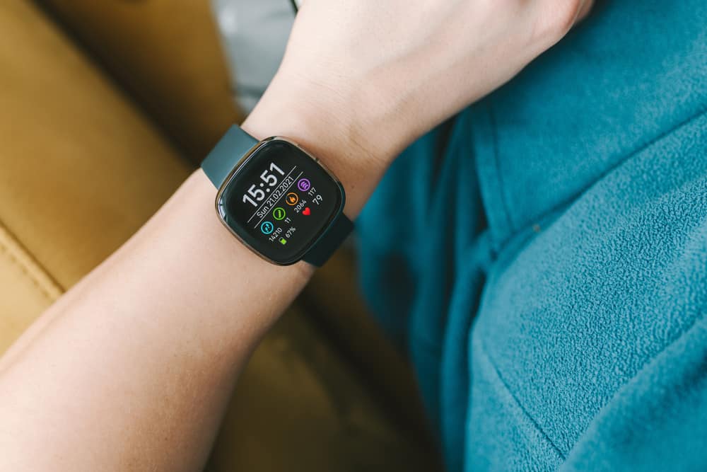 how long does a fitbit battery last