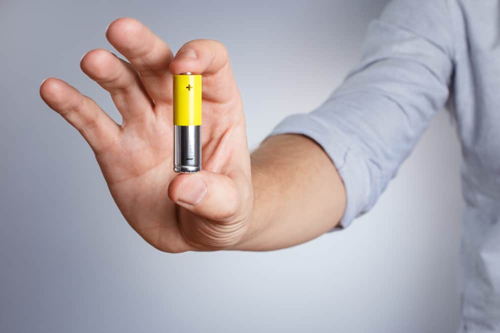 how many volts is a aa battery