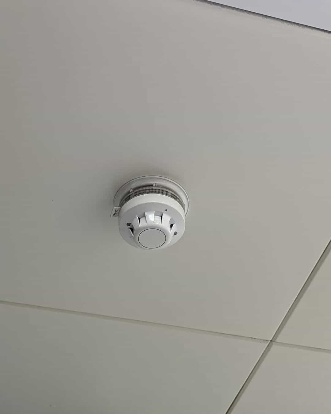 Common reasons for smoke detector beeping
