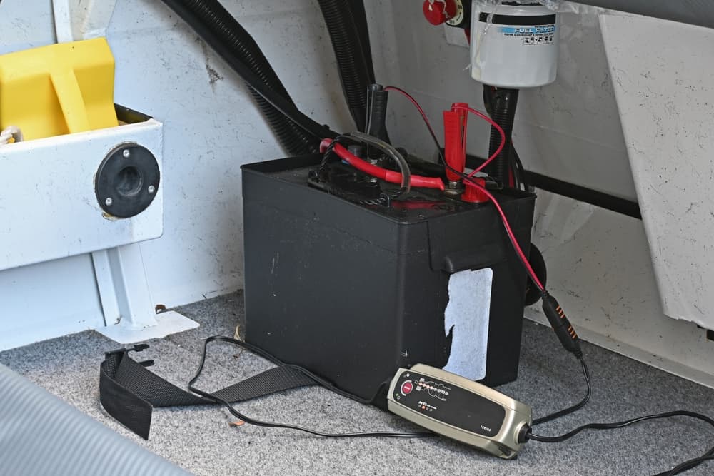 How To Hook Up A Boat Battery
