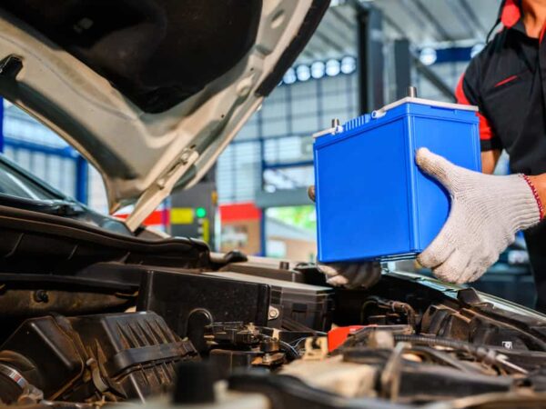 Deep Cycle Battery vs. Car Battery: What’s The Difference?