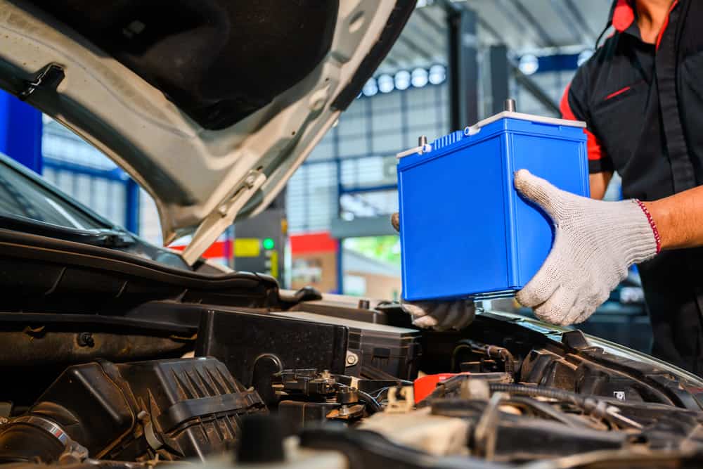 deep cycle battery vs car battery