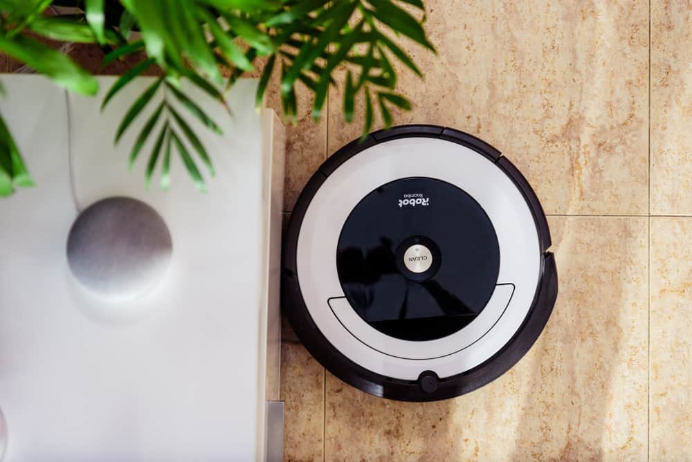 how to remove roomba battery