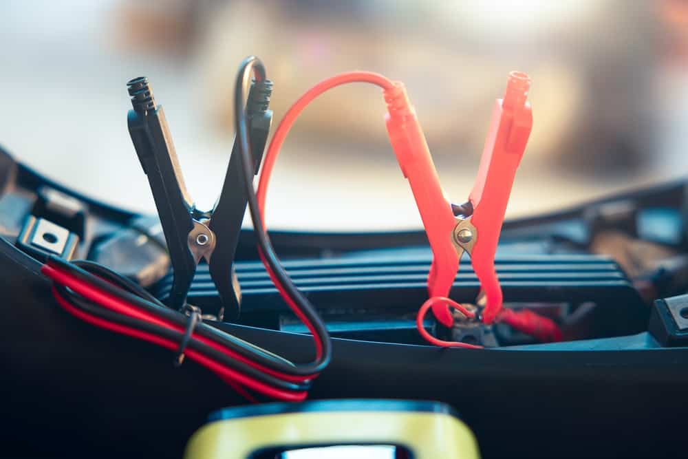 what does a battery tender do